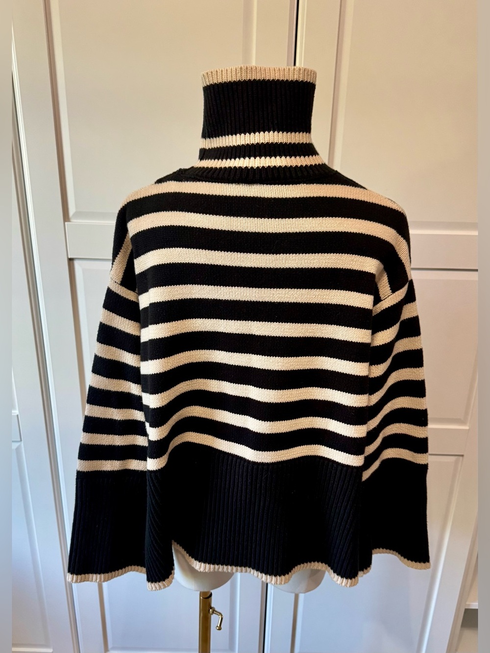 TOTEME Signature Striped Wool Blend Turtleneck Sweater Black Beige M Retail $570 - Picture 9 of 13
